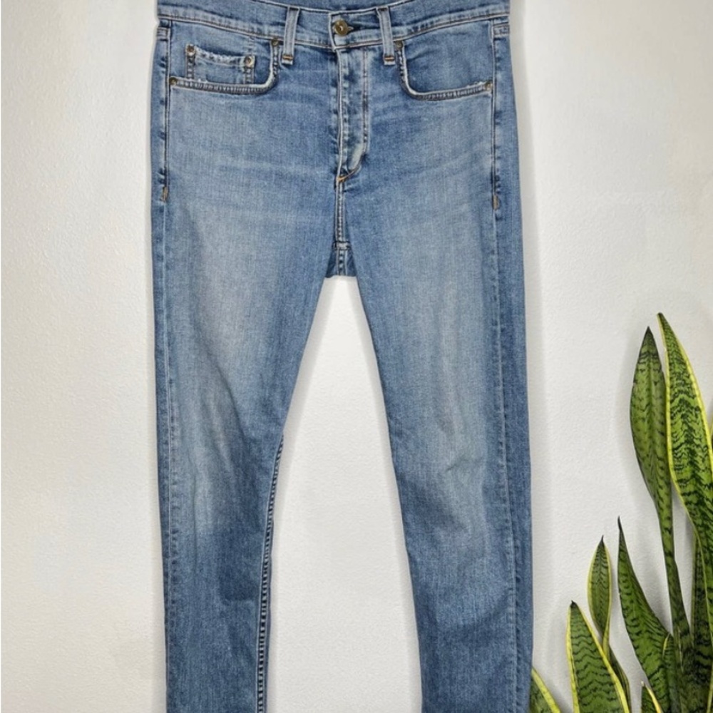 Rag & Bone Men's Slim Leg Fit 2 Light Wash Jeans 31x31 6” opening at the leg